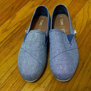 Toms Shoes